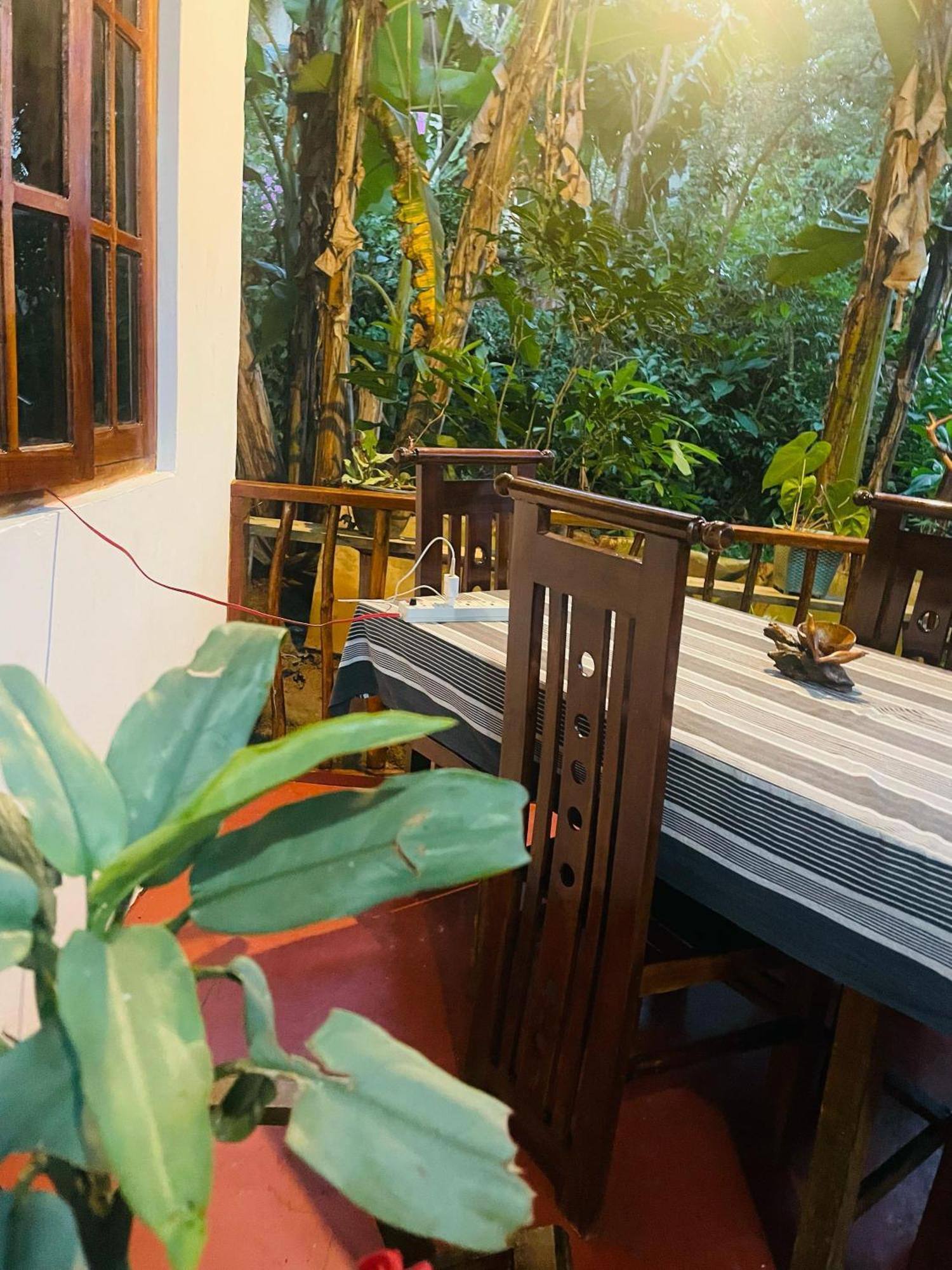 Hidden Gem Inn Ела Екстериор снимка